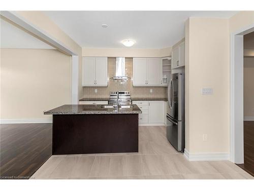 9538 Tallgrass Avenue, Niagara Falls, ON - Indoor Photo Showing Kitchen With Double Sink