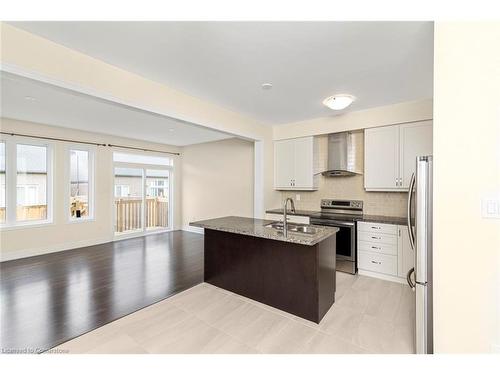 9538 Tallgrass Avenue, Niagara Falls, ON - Indoor Photo Showing Kitchen With Stainless Steel Kitchen With Double Sink