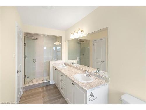 9538 Tallgrass Avenue, Niagara Falls, ON - Indoor Photo Showing Bathroom