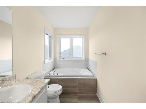 9538 Tallgrass Avenue, Niagara Falls, ON - Indoor Photo Showing Bathroom