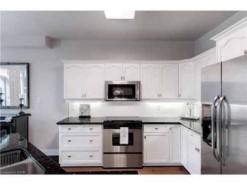 2264 Turnberry Road, Burlington, ON - Indoor Photo Showing Kitchen