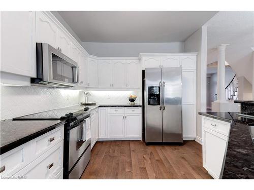 2264 Turnberry Road, Burlington, ON - Indoor Photo Showing Kitchen With Upgraded Kitchen