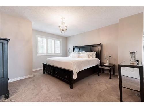 2264 Turnberry Road, Burlington, ON - Indoor Photo Showing Bedroom