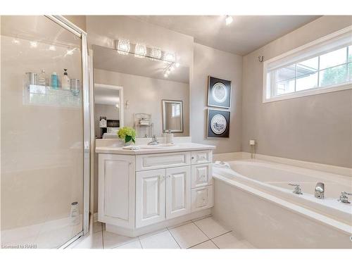 2264 Turnberry Road, Burlington, ON - Indoor Photo Showing Bathroom