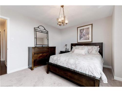 2264 Turnberry Road, Burlington, ON - Indoor Photo Showing Bedroom