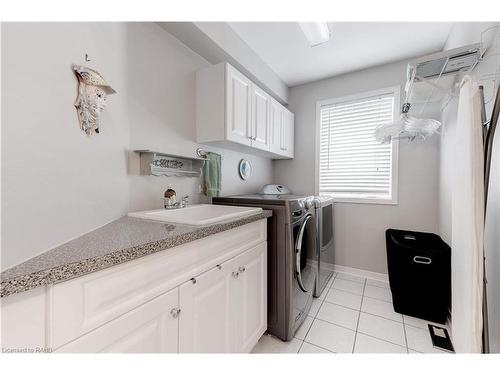 2264 Turnberry Road, Burlington, ON - Indoor Photo Showing Laundry Room