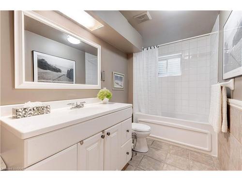 2264 Turnberry Road, Burlington, ON - Indoor Photo Showing Bathroom