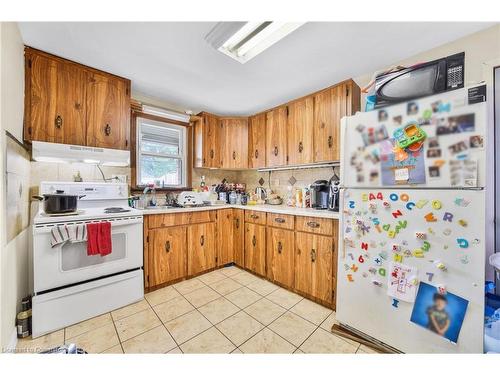 62 East 33Rd Street, Hamilton, ON - Indoor Photo Showing Kitchen