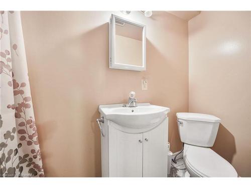 62 East 33Rd Street, Hamilton, ON - Indoor Photo Showing Bathroom