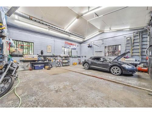 62 East 33Rd Street, Hamilton, ON - Indoor Photo Showing Garage