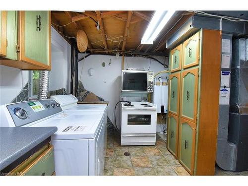 43 Hillsdale Court, Dundas, ON - Indoor Photo Showing Laundry Room