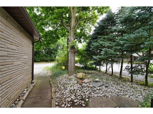 43 Hillsdale Court, Dundas, ON - Outdoor