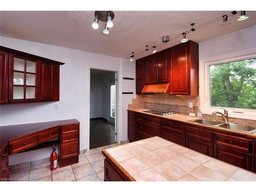 43 Hillsdale Court, Dundas, ON - Indoor Photo Showing Kitchen With Double Sink