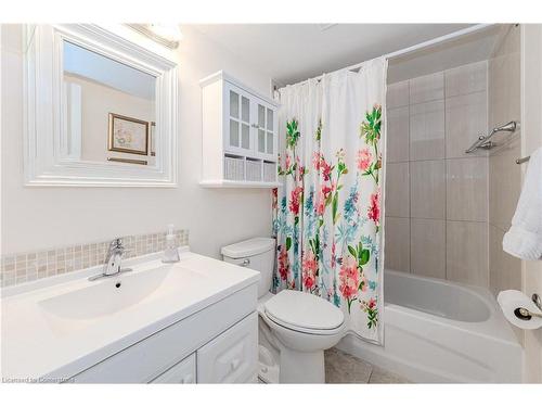 1008-2055 Upper Middle Road, Burlington, ON - Indoor Photo Showing Bathroom