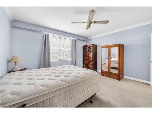 306-1377 Lakeshore Road, Burlington, ON - Indoor Photo Showing Bedroom