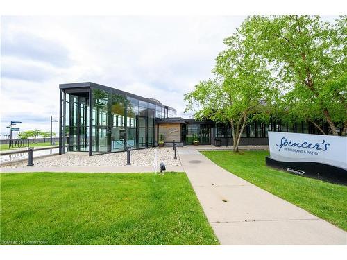 306-1377 Lakeshore Road, Burlington, ON - Outdoor