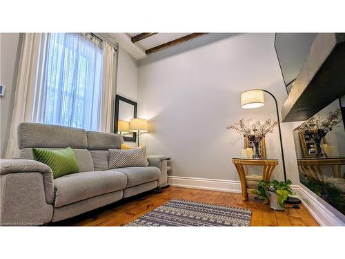 428 King William Street, Hamilton, ON - Indoor Photo Showing Living Room