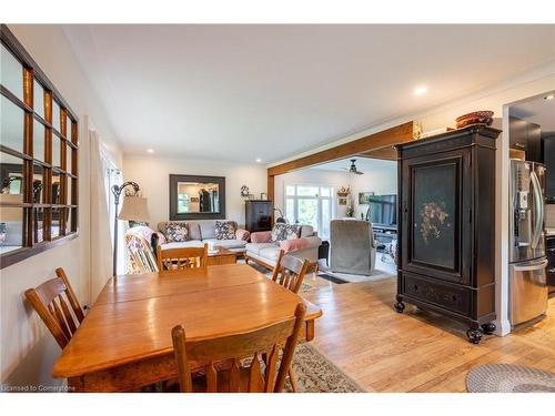 5565 Guelph Line, Burlington, ON - Indoor Photo Showing Dining Room