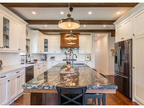 5565 Guelph Line, Burlington, ON - Indoor Photo Showing Kitchen