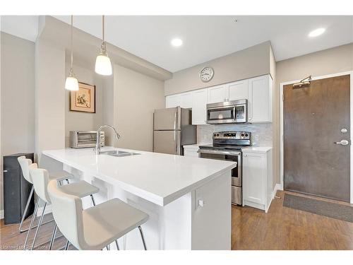 1006-112 King Street E, Hamilton, ON - Indoor Photo Showing Kitchen With Double Sink With Upgraded Kitchen