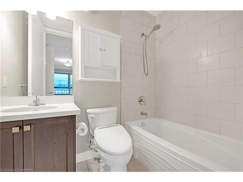 1006-112 King Street E, Hamilton, ON - Indoor Photo Showing Bathroom