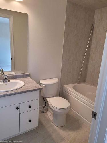 620 Colborne Street, Brantford, ON - Indoor Photo Showing Bathroom