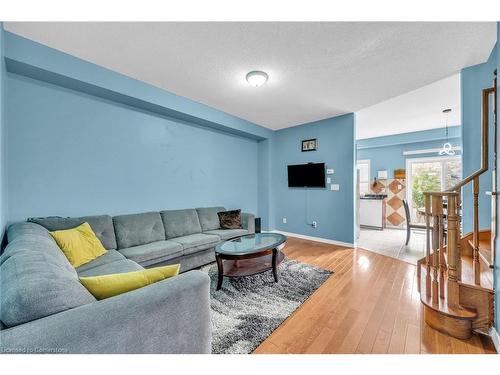 17-170 Dewitt Road, Stoney Creek, ON - Indoor Photo Showing Living Room