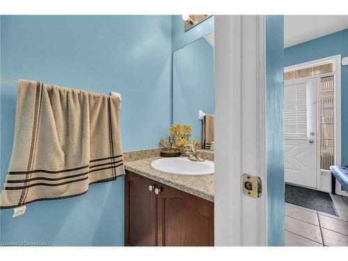 17-170 Dewitt Road, Stoney Creek, ON - Indoor Photo Showing Bathroom