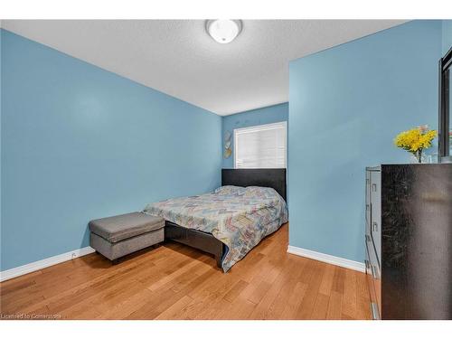 17-170 Dewitt Road, Stoney Creek, ON - Indoor Photo Showing Bedroom