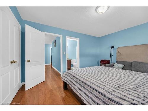 17-170 Dewitt Road, Stoney Creek, ON - Indoor Photo Showing Bedroom