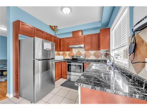 17-170 Dewitt Road, Stoney Creek, ON - Indoor Photo Showing Kitchen With Double Sink