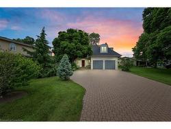 5 Wendakee Drive  Stoney Creek, ON L8E 5T1