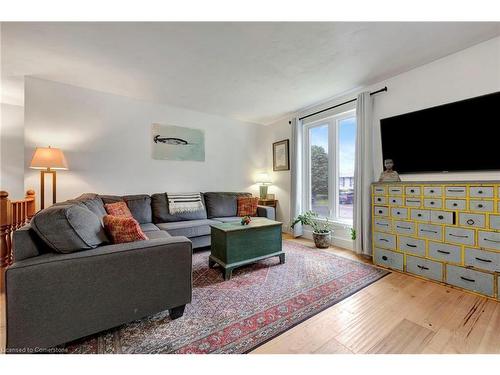 303 Dover Avenue, Port Dover, ON - Indoor Photo Showing Living Room