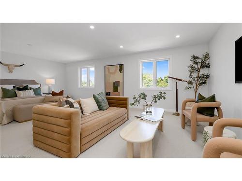 121 Whitefish Crescent, Stoney Creek, ON - Indoor Photo Showing Living Room