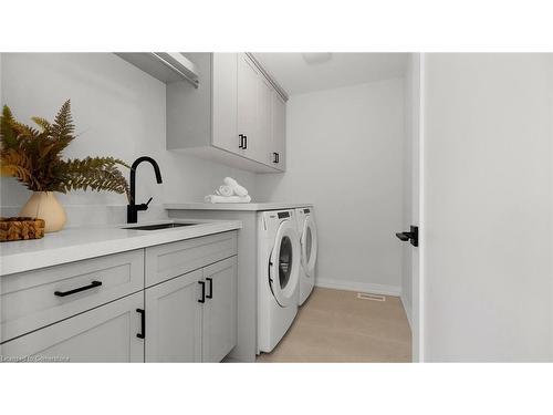 121 Whitefish Crescent, Stoney Creek, ON - Indoor Photo Showing Laundry Room