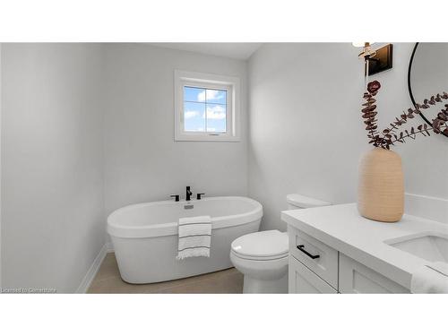 121 Whitefish Crescent, Stoney Creek, ON - Indoor Photo Showing Bathroom