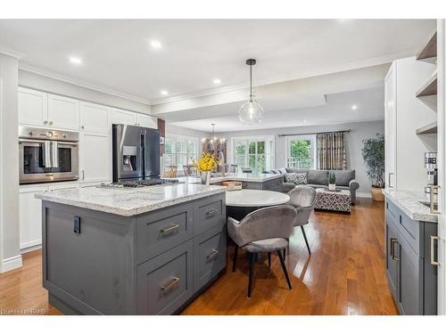 501 Upper Paradise Road, Hamilton, ON - Indoor Photo Showing Kitchen With Upgraded Kitchen