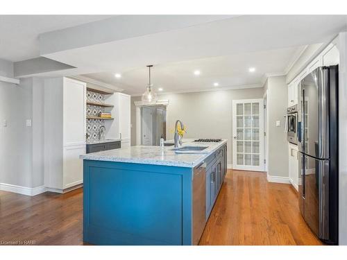 501 Upper Paradise Road, Hamilton, ON - Indoor Photo Showing Kitchen