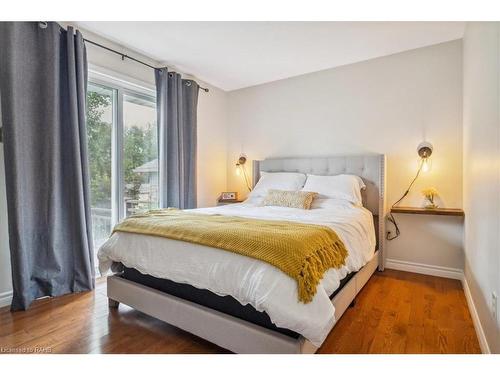 501 Upper Paradise Road, Hamilton, ON - Indoor Photo Showing Bedroom