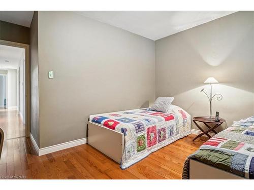 501 Upper Paradise Road, Hamilton, ON - Indoor Photo Showing Bedroom