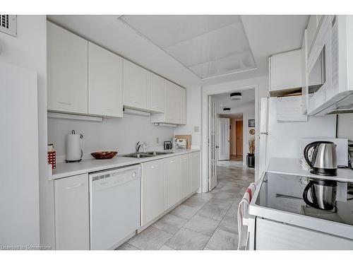 1001-415 Locust Street, Burlington, ON - Indoor Photo Showing Kitchen With Double Sink