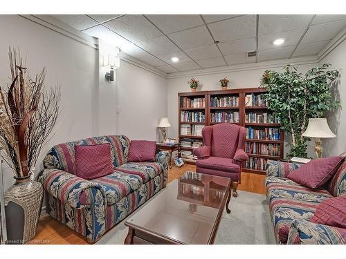 1001-415 Locust Street, Burlington, ON - Indoor Photo Showing Living Room