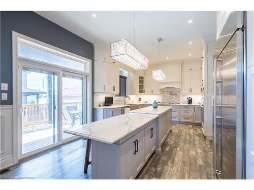 36 Kingspoint Circle, Stoney Creek, ON - Indoor Photo Showing Kitchen