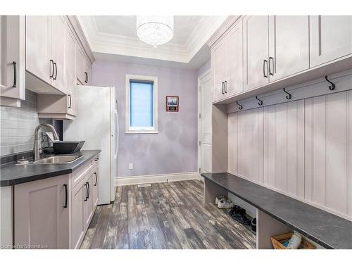 36 Kingspoint Circle, Stoney Creek, ON - Indoor Photo Showing Kitchen With Double Sink