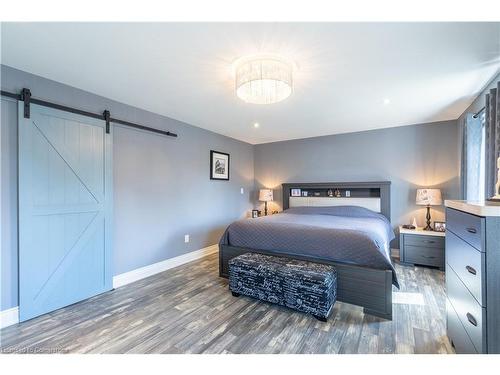 36 Kingspoint Circle, Stoney Creek, ON - Indoor Photo Showing Bedroom