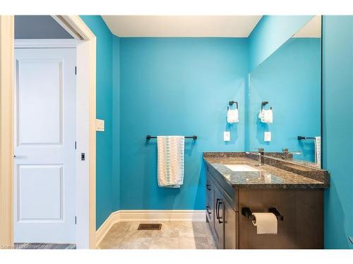 36 Kingspoint Circle, Stoney Creek, ON - Indoor Photo Showing Bathroom