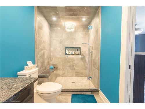 36 Kingspoint Circle, Stoney Creek, ON - Indoor Photo Showing Bathroom