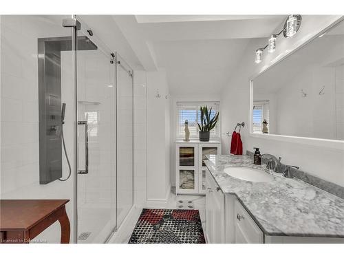 817 Lakeshore Road, Selkirk, ON - Indoor Photo Showing Bathroom