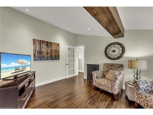 817 Lakeshore Road, Selkirk, ON - Indoor Photo Showing Living Room