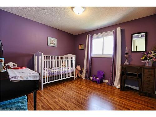 5075 Friesen Boulevard, Lincoln, ON - Indoor Photo Showing Bedroom